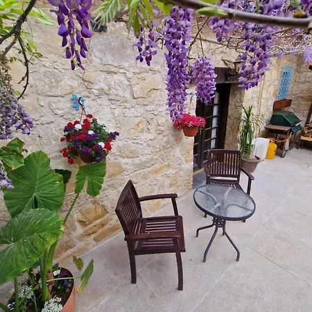 Apartment The Courtyard